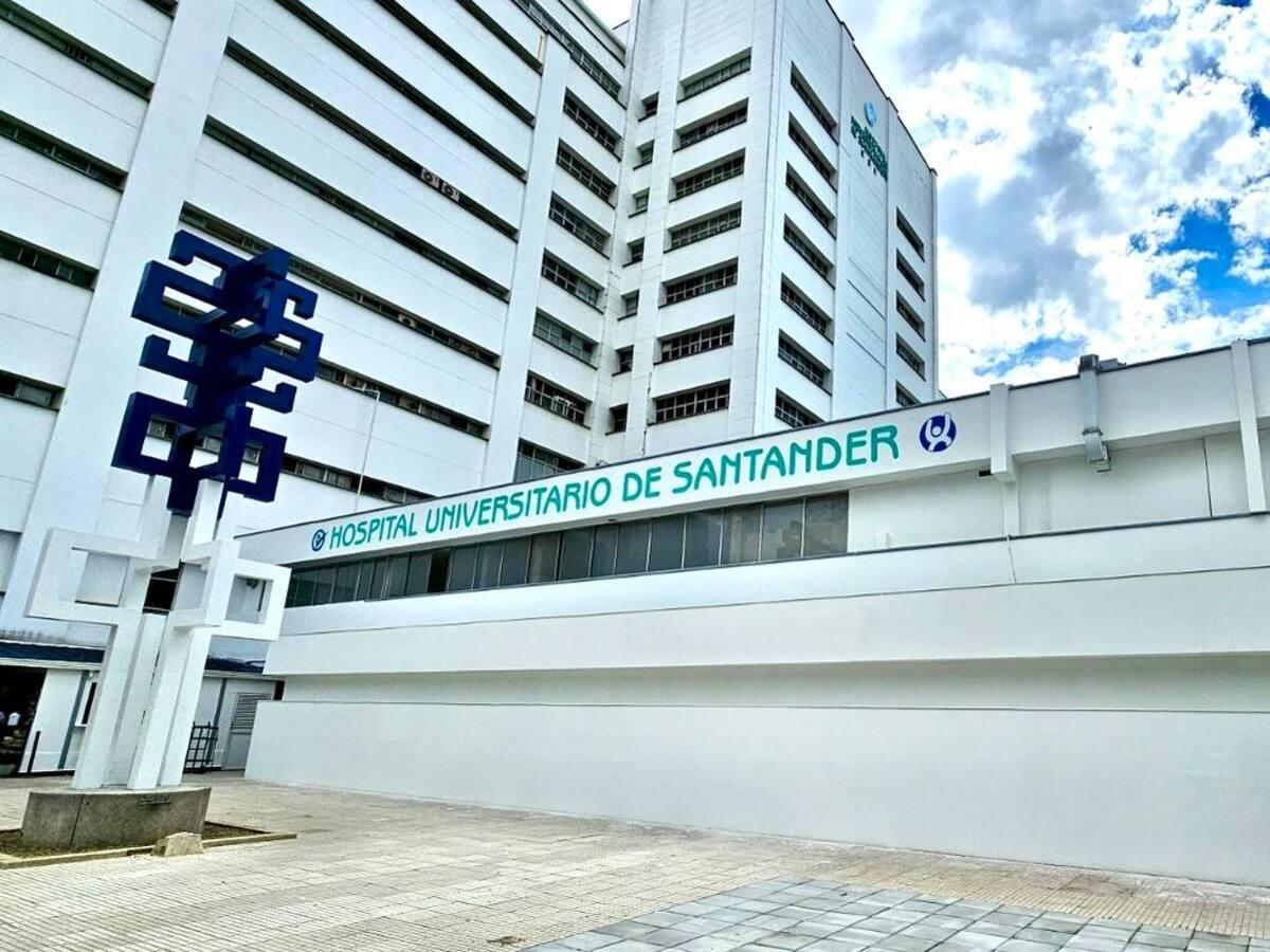 El Hospital Universitario de Santander (HUS) se encuentra en Bucaramanga, Colombia, y ofrece servicios de salud de mediana y alta complejidad.